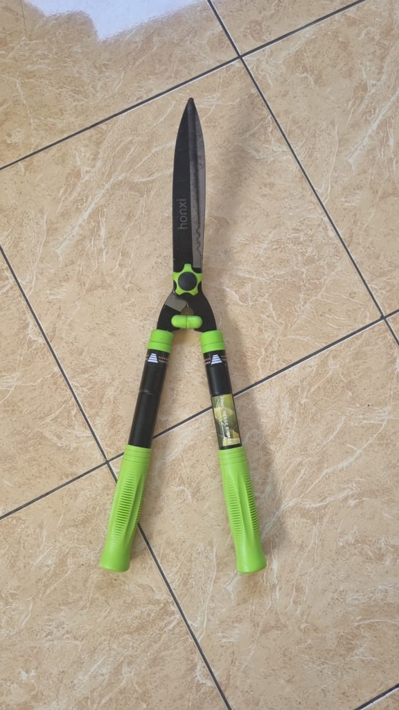GUNTING TAMAN VIPER (AA)