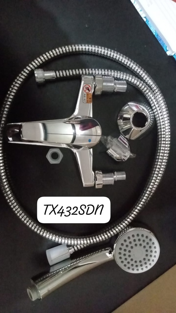 HAND SHOWER TOTO Single Lever Bath & Shower Set TX432SDN(salinan)