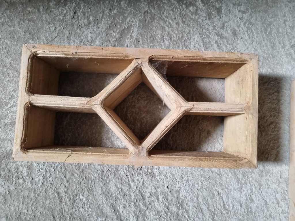 LOSTER KAYU KUPAT 15X30