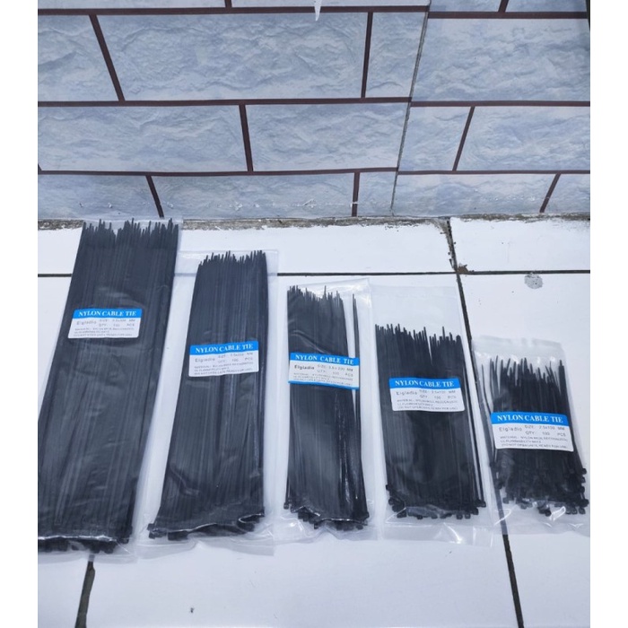 KABEL TIES 25 / TALI KABEL 25CM HITAM RUSH
