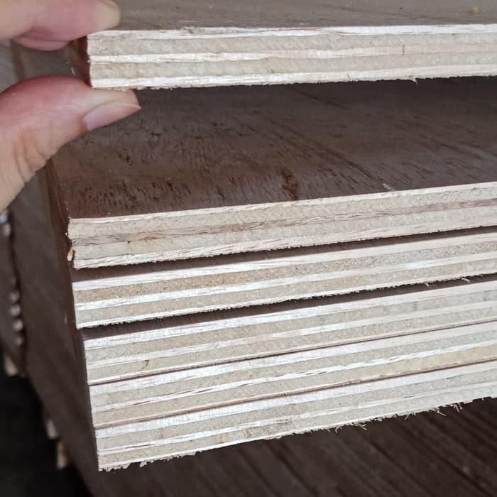 TRIPLEK 12mm - TRIPLEX MULTIPLEX - MERAH (1.22X2.44M)