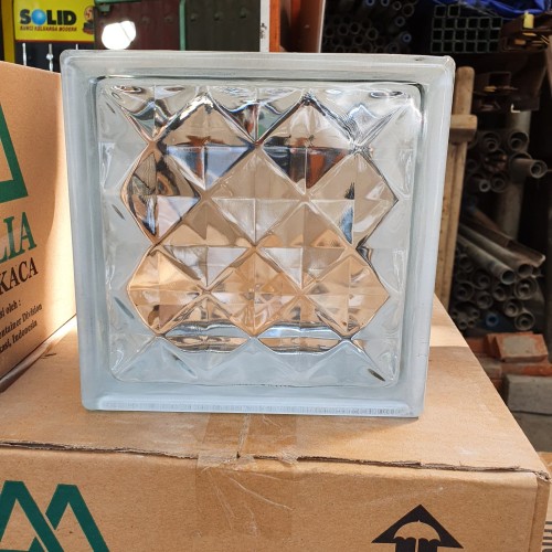 [1503071] GLASS BLOCK DIAMOND